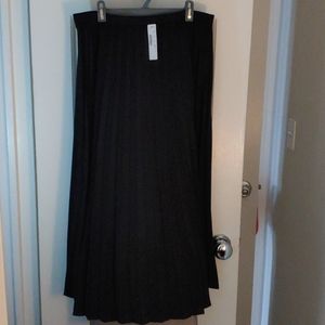 Never worn, tags on, Black, pleated Jcrew skirt